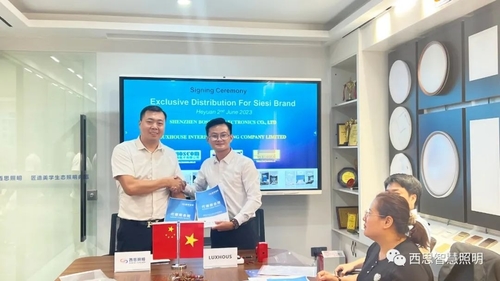 Latest company blogs about Warm congratulations to Mr. Yang, the VIP of LUXHOUSE in Vietnam, for successfully signing the regional agent contract。